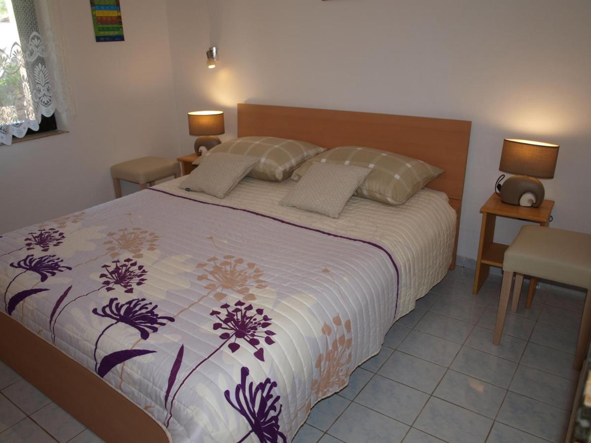 Rooms With A Parking Space Krk - 13553 Vrh Kültér fotó